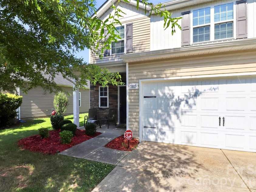 7803 Paper Birch Drive, Charlotte, NC 28215.  MLS# CAR4395312, YatesRealty ID 32544. 