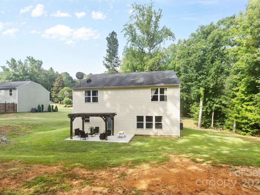 1528 Magnolia Drive, Lancaster, SC 29720.  MLS# CAR4292366, YatesRealty ID 32545. 