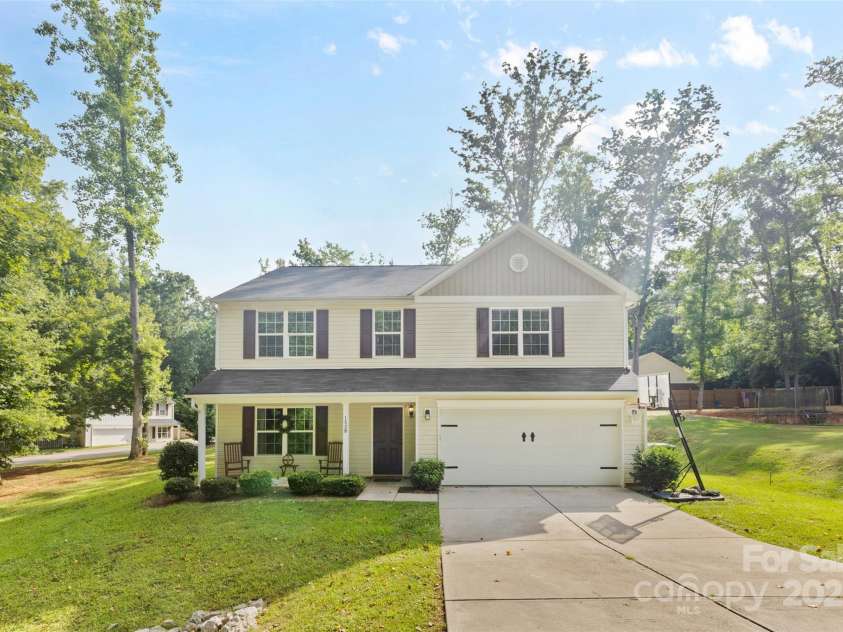 1528 Magnolia Drive, Lancaster, SC 29720.  MLS# CAR4292366, YatesRealty ID 32545. 