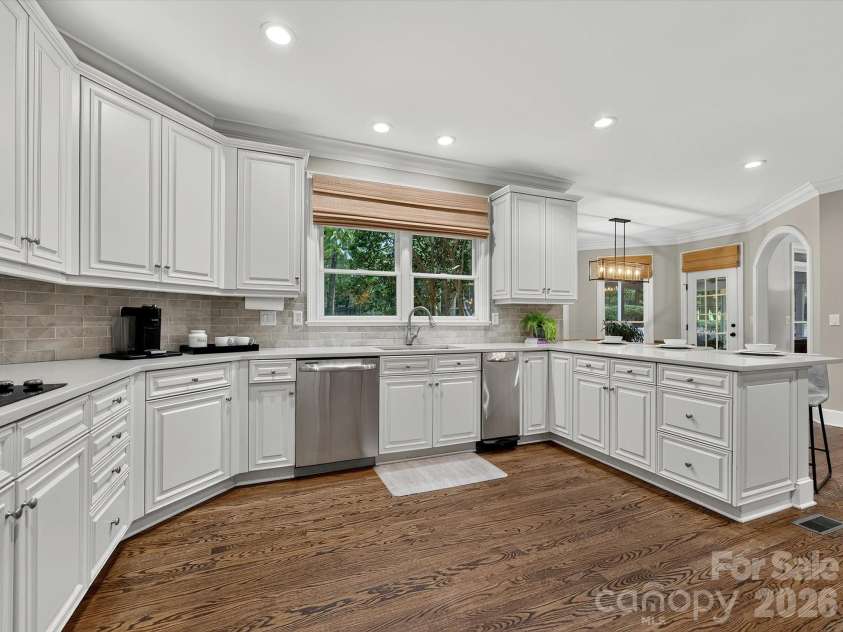 6536 Seton House Lane, Charlotte, NC 28277.  MLS# CAR4395904, YatesRealty ID 32545. 