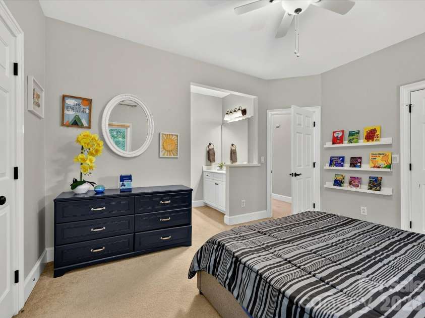 6536 Seton House Lane, Charlotte, NC 28277.  MLS# CAR4395904, YatesRealty ID 32545. 