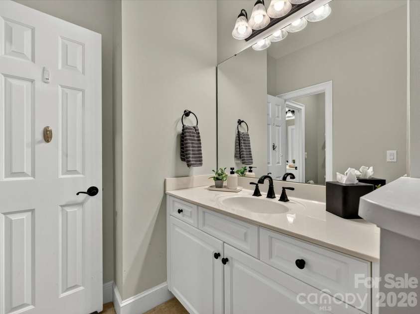 6536 Seton House Lane, Charlotte, NC 28277.  MLS# CAR4395904, YatesRealty ID 32545. 