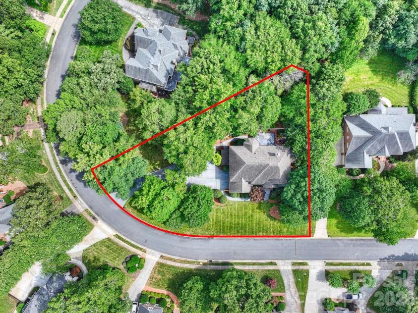 6536 Seton House Lane, Charlotte, NC 28277.  MLS# CAR4395904, YatesRealty ID 32545. 