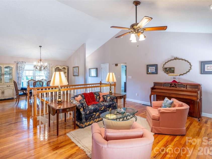 506 Brook Knoll Circle, Weaverville, NC 28787.  MLS# CAR4395332, YatesRealty ID 32546. 