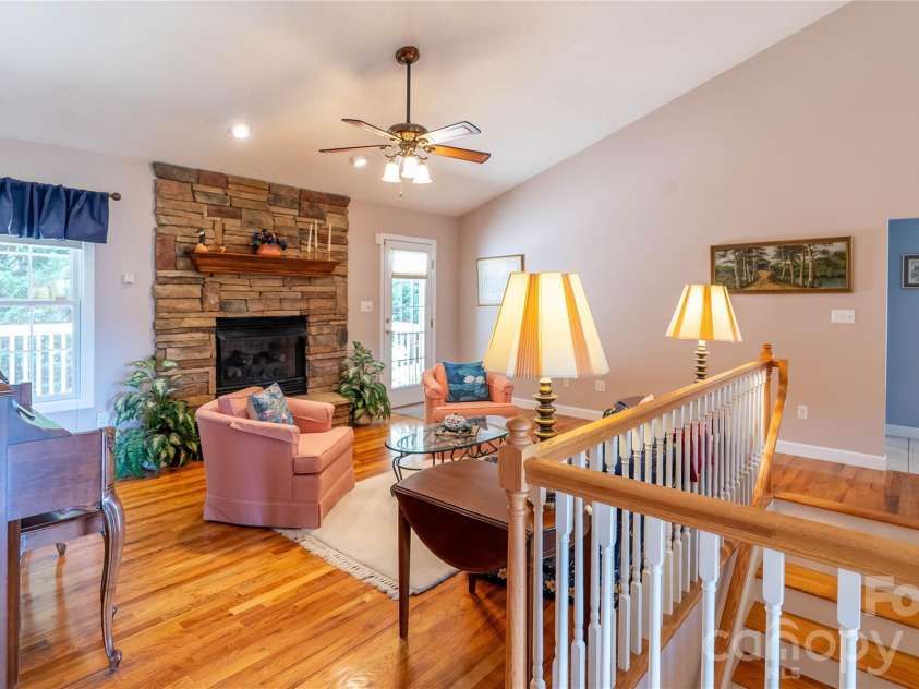 506 Brook Knoll Circle, Weaverville, NC 28787.  MLS# CAR4395332, YatesRealty ID 32546. 