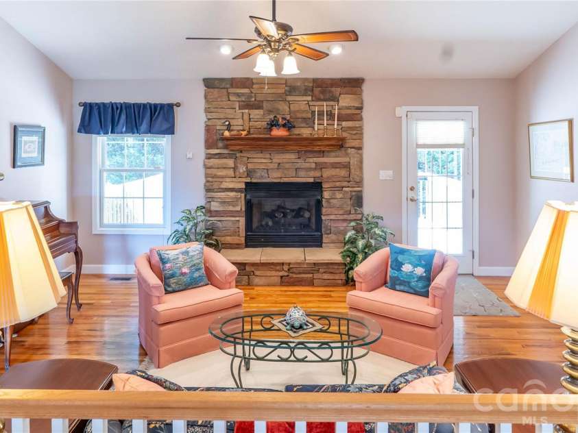 506 Brook Knoll Circle, Weaverville, NC 28787.  MLS# CAR4395332, YatesRealty ID 32546. 