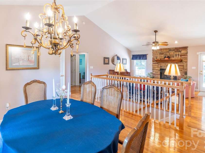 506 Brook Knoll Circle, Weaverville, NC 28787.  MLS# CAR4395332, YatesRealty ID 32546. 