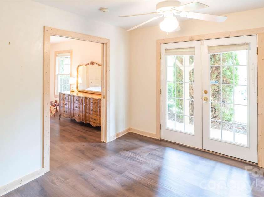 506 Brook Knoll Circle, Weaverville, NC 28787.  MLS# CAR4395332, YatesRealty ID 32546. 