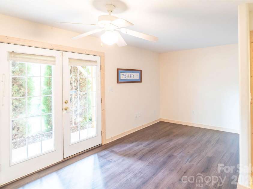 506 Brook Knoll Circle, Weaverville, NC 28787.  MLS# CAR4395332, YatesRealty ID 32546. 