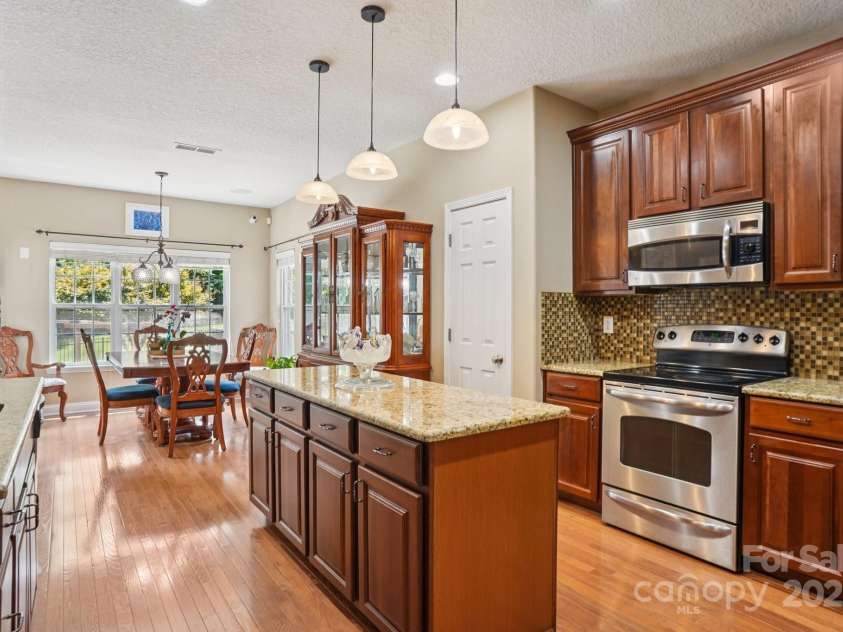 516 Shady Oaks Drive, Stanley, NC 28164.  MLS# CAR4285936, YatesRealty ID 32546. 