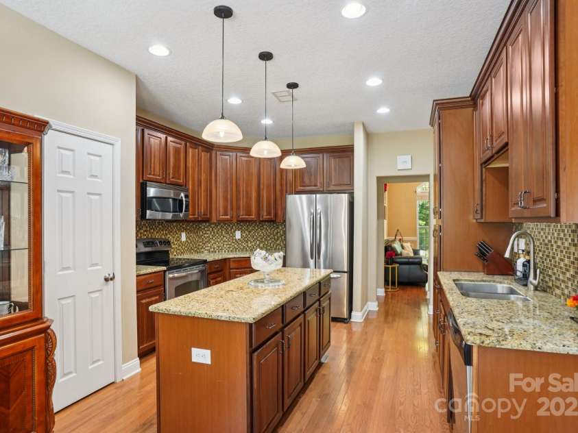 516 Shady Oaks Drive, Stanley, NC 28164.  MLS# CAR4285936, YatesRealty ID 32546. 