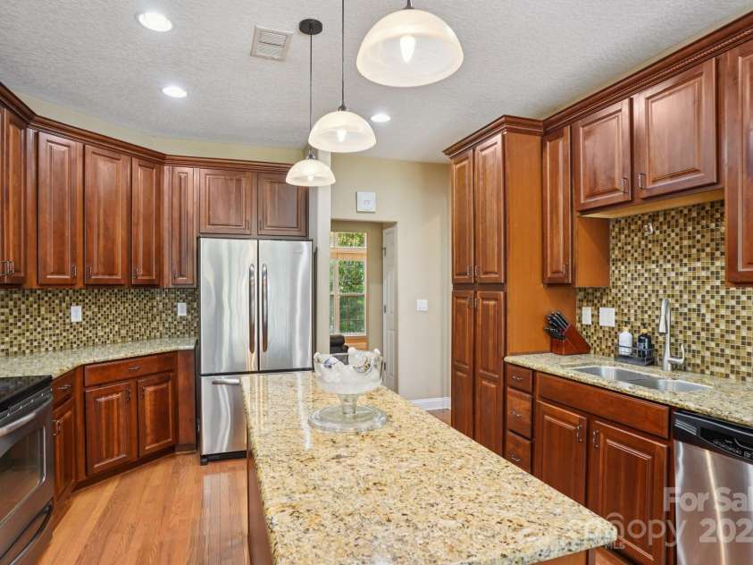 516 Shady Oaks Drive, Stanley, NC 28164.  MLS# CAR4285936, YatesRealty ID 32546. 