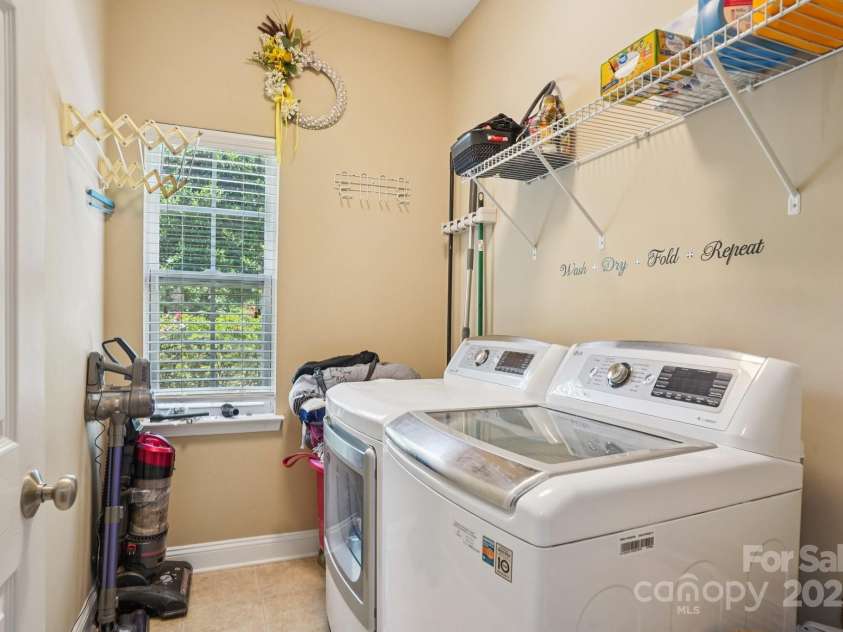 516 Shady Oaks Drive, Stanley, NC 28164.  MLS# CAR4285936, YatesRealty ID 32546. 