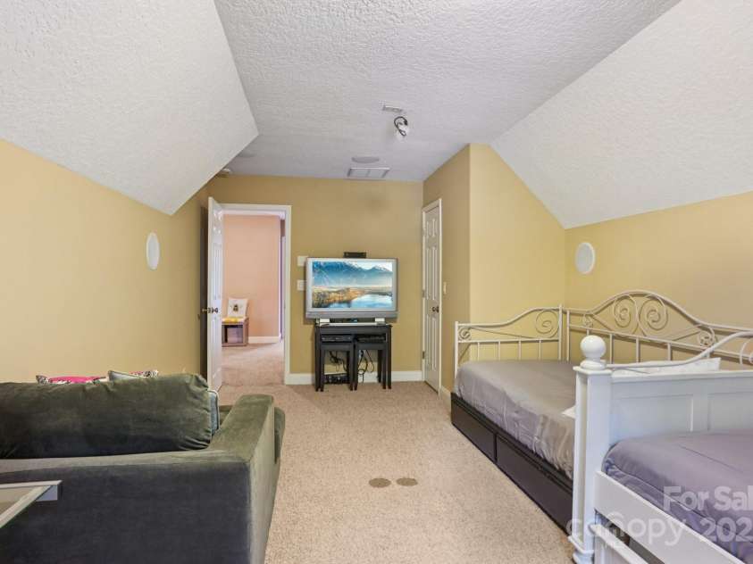 516 Shady Oaks Drive, Stanley, NC 28164.  MLS# CAR4285936, YatesRealty ID 32546. 