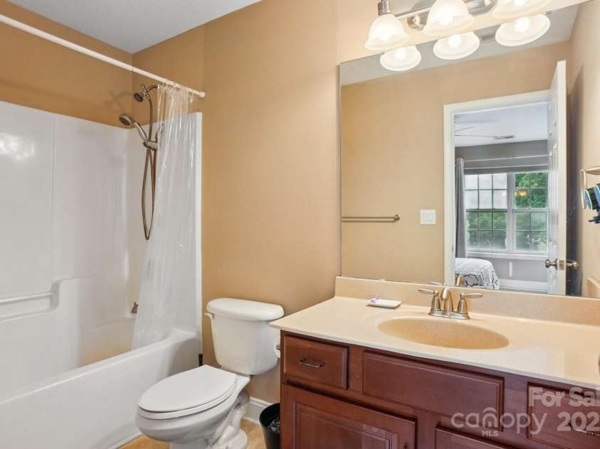 516 Shady Oaks Drive, Stanley, NC 28164.  MLS# CAR4285936, YatesRealty ID 32546. 