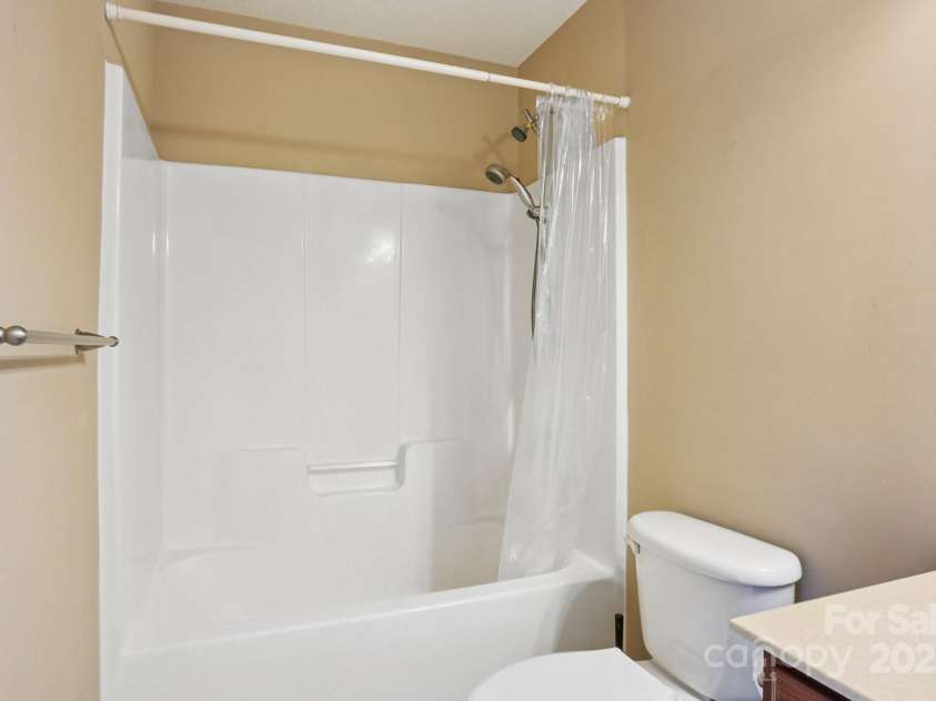 516 Shady Oaks Drive, Stanley, NC 28164.  MLS# CAR4285936, YatesRealty ID 32546. 