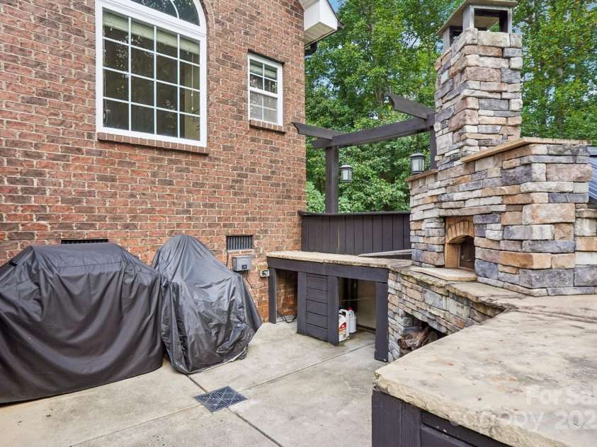 516 Shady Oaks Drive, Stanley, NC 28164.  MLS# CAR4285936, YatesRealty ID 32546. 