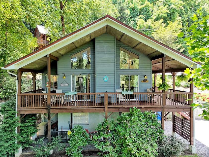 10 Bridle Drive, Maggie Valley, NC 28751.  MLS# CAR4395396, YatesRealty ID 32547. 
