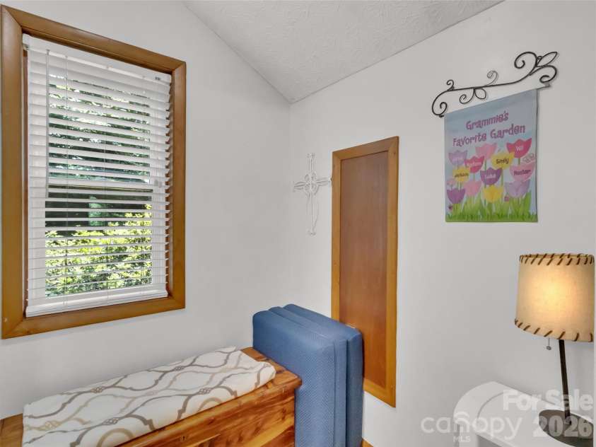 10 Bridle Drive, Maggie Valley, NC 28751.  MLS# CAR4395396, YatesRealty ID 32547. 