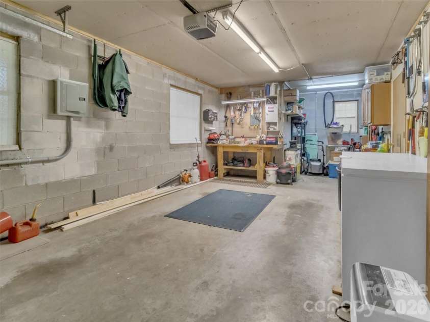 10 Bridle Drive, Maggie Valley, NC 28751.  MLS# CAR4395396, YatesRealty ID 32547. 