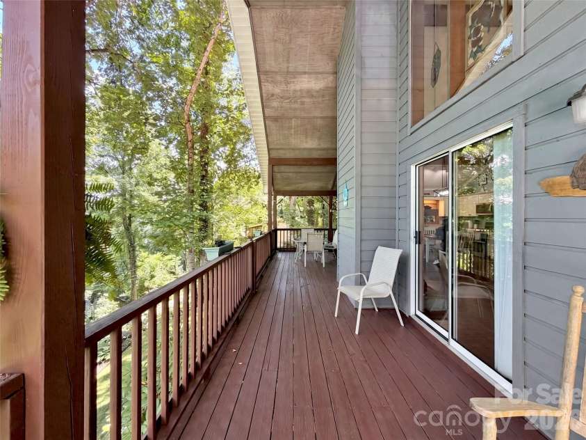 10 Bridle Drive, Maggie Valley, NC 28751.  MLS# CAR4395396, YatesRealty ID 32547. 