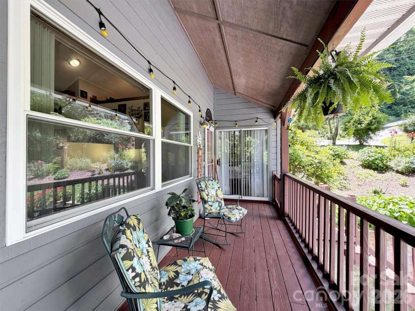10 Bridle Drive, Maggie Valley, NC 28751.  MLS# CAR4395396, YatesRealty ID 32547. 