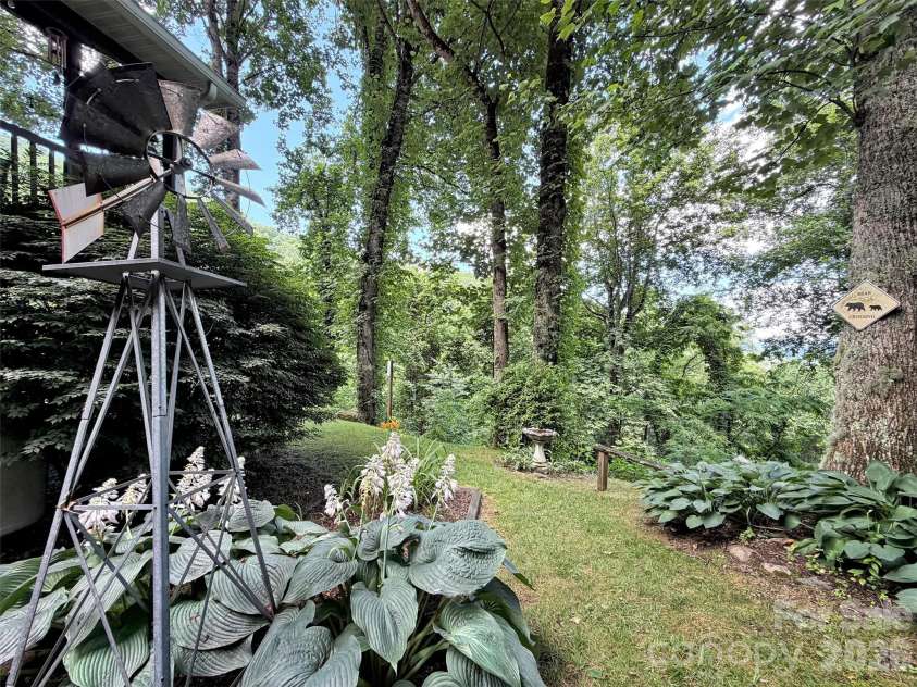 10 Bridle Drive, Maggie Valley, NC 28751.  MLS# CAR4395396, YatesRealty ID 32547. 