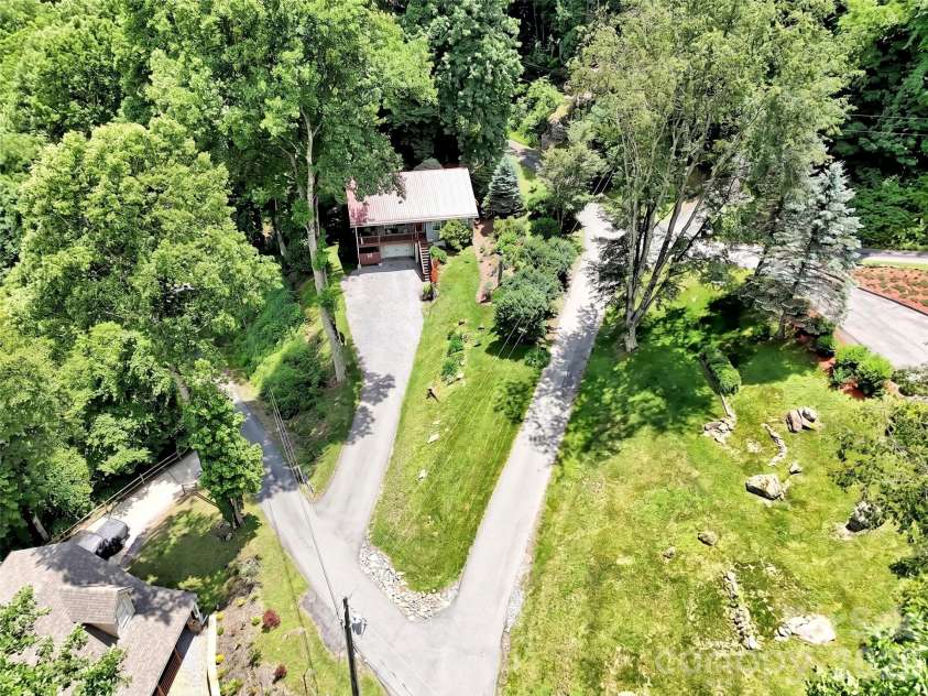 10 Bridle Drive, Maggie Valley, NC 28751.  MLS# CAR4395396, YatesRealty ID 32547. 