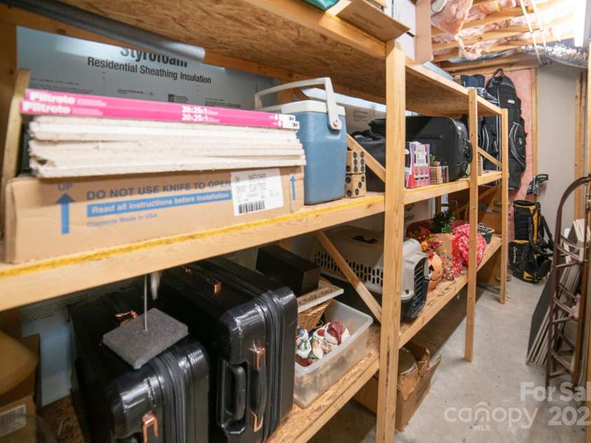 3615 Hollow Oak Lane, Lenoir, NC 28645.  MLS# CAR4289197, YatesRealty ID 32547. 