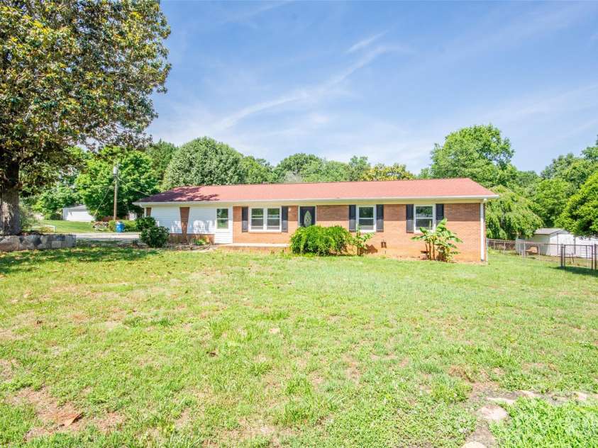 125 Linda Drive, Harmony, NC 28634.  MLS# CAR4395511, YatesRealty ID 32548. 