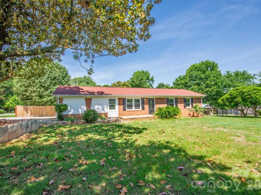 125 Linda Drive, Harmony, NC 28634.  MLS# CAR4395511, YatesRealty ID 32548. 