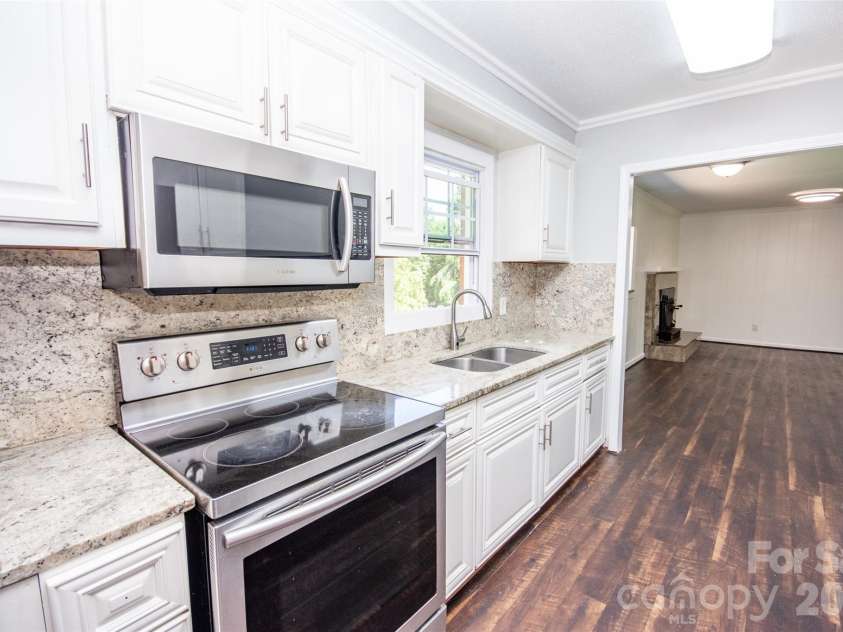 125 Linda Drive, Harmony, NC 28634.  MLS# CAR4395511, YatesRealty ID 32548. 