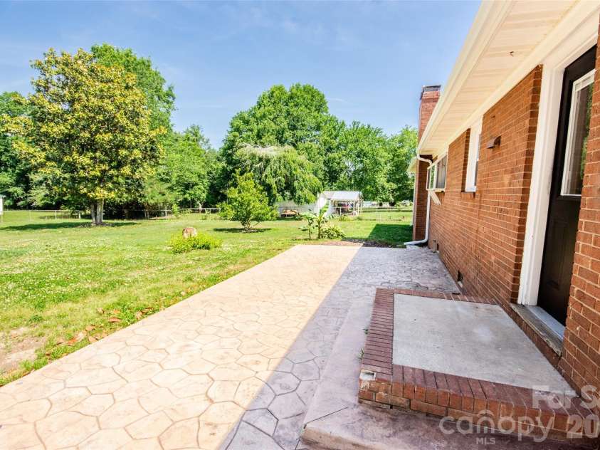 125 Linda Drive, Harmony, NC 28634.  MLS# CAR4395511, YatesRealty ID 32548. 