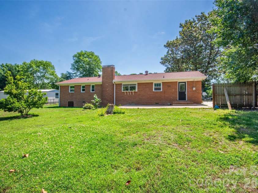 125 Linda Drive, Harmony, NC 28634.  MLS# CAR4395511, YatesRealty ID 32548. 