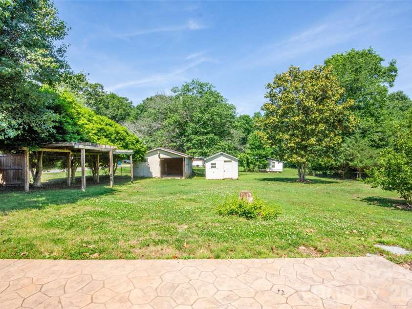 125 Linda Drive, Harmony, NC 28634.  MLS# CAR4395511, YatesRealty ID 32548. 