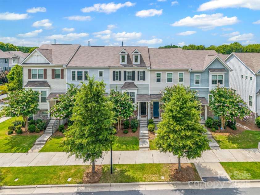9232 Ainslie Downs Street, Charlotte, NC 28273.  MLS# CAR4285399, YatesRealty ID 32548. 