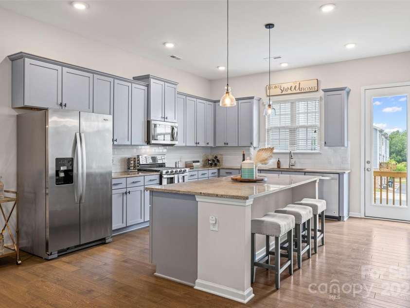 9232 Ainslie Downs Street, Charlotte, NC 28273.  MLS# CAR4285399, YatesRealty ID 32548. 
