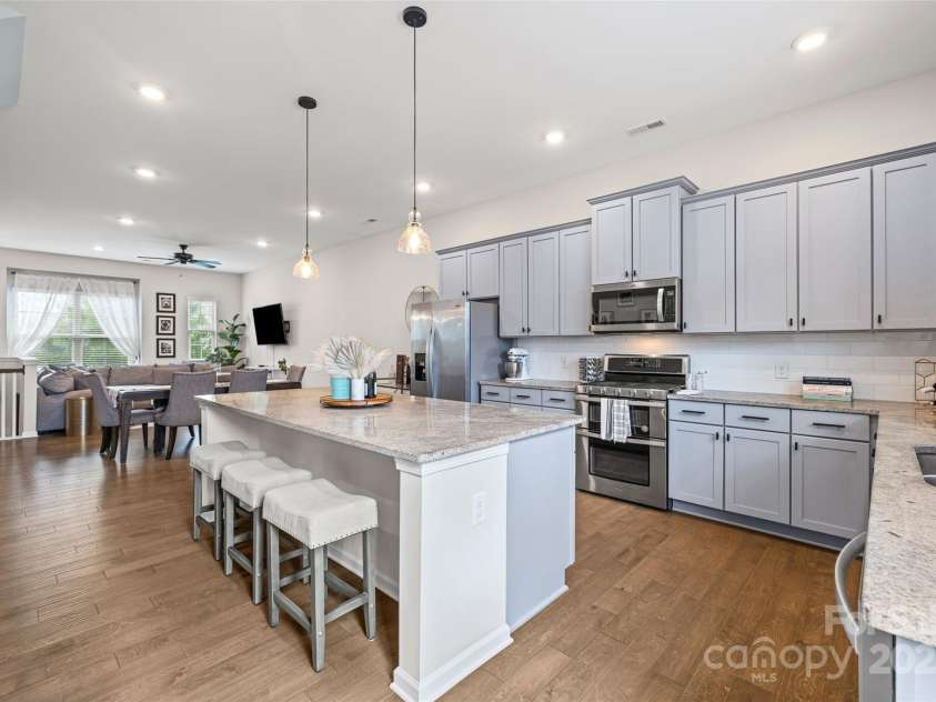 9232 Ainslie Downs Street, Charlotte, NC 28273.  MLS# CAR4285399, YatesRealty ID 32548. 