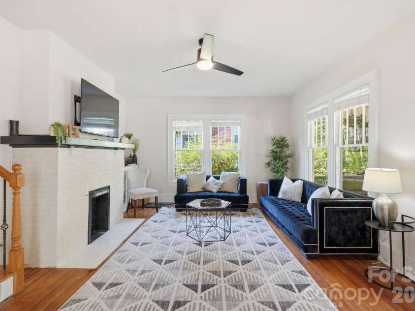 209 Grandin Road, Charlotte, NC 28208.  MLS# CAR4394635, YatesRealty ID 32549. 