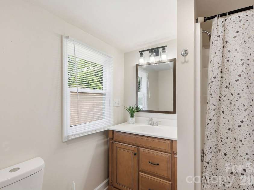 209 Grandin Road, Charlotte, NC 28208.  MLS# CAR4394635, YatesRealty ID 32549. 