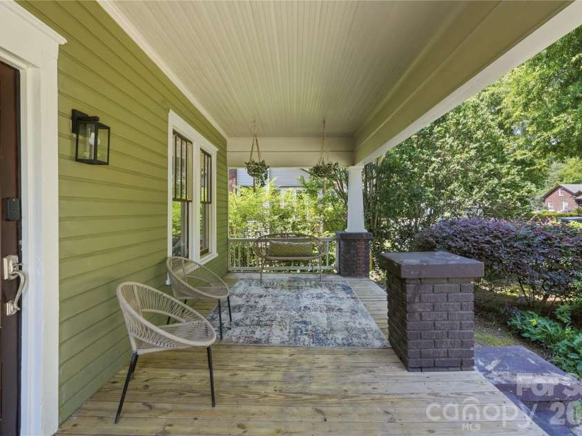 209 Grandin Road, Charlotte, NC 28208.  MLS# CAR4394635, YatesRealty ID 32549. 