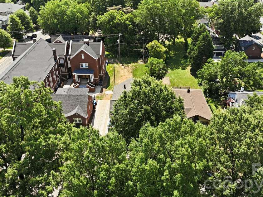 209 Grandin Road, Charlotte, NC 28208.  MLS# CAR4394635, YatesRealty ID 32549. 