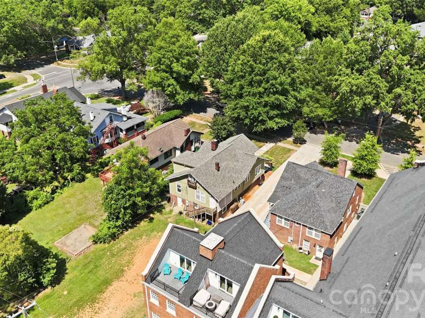 209 Grandin Road, Charlotte, NC 28208.  MLS# CAR4394635, YatesRealty ID 32549. 