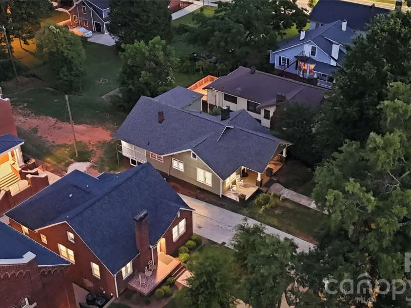 209 Grandin Road, Charlotte, NC 28208.  MLS# CAR4394635, YatesRealty ID 32549. 