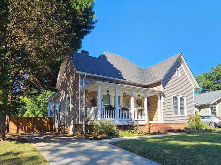 218 Wilson Street, Albemarle, NC 28001.  MLS# CAR4301055, YatesRealty ID 3255. 