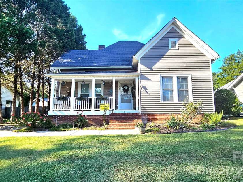 218 Wilson Street, Albemarle, NC 28001.  MLS# CAR4301055, YatesRealty ID 3255. 