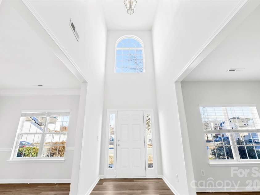 2704 Piersland Drive, Matthews, NC 28104.  MLS# CAR4343467, YatesRealty ID 3255. 