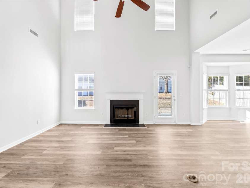 2704 Piersland Drive, Matthews, NC 28104.  MLS# CAR4343467, YatesRealty ID 3255. 