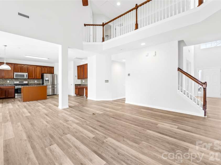 2704 Piersland Drive, Matthews, NC 28104.  MLS# CAR4343467, YatesRealty ID 3255. 