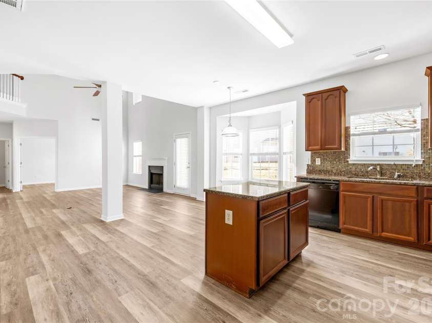 2704 Piersland Drive, Matthews, NC 28104.  MLS# CAR4343467, YatesRealty ID 3255. 
